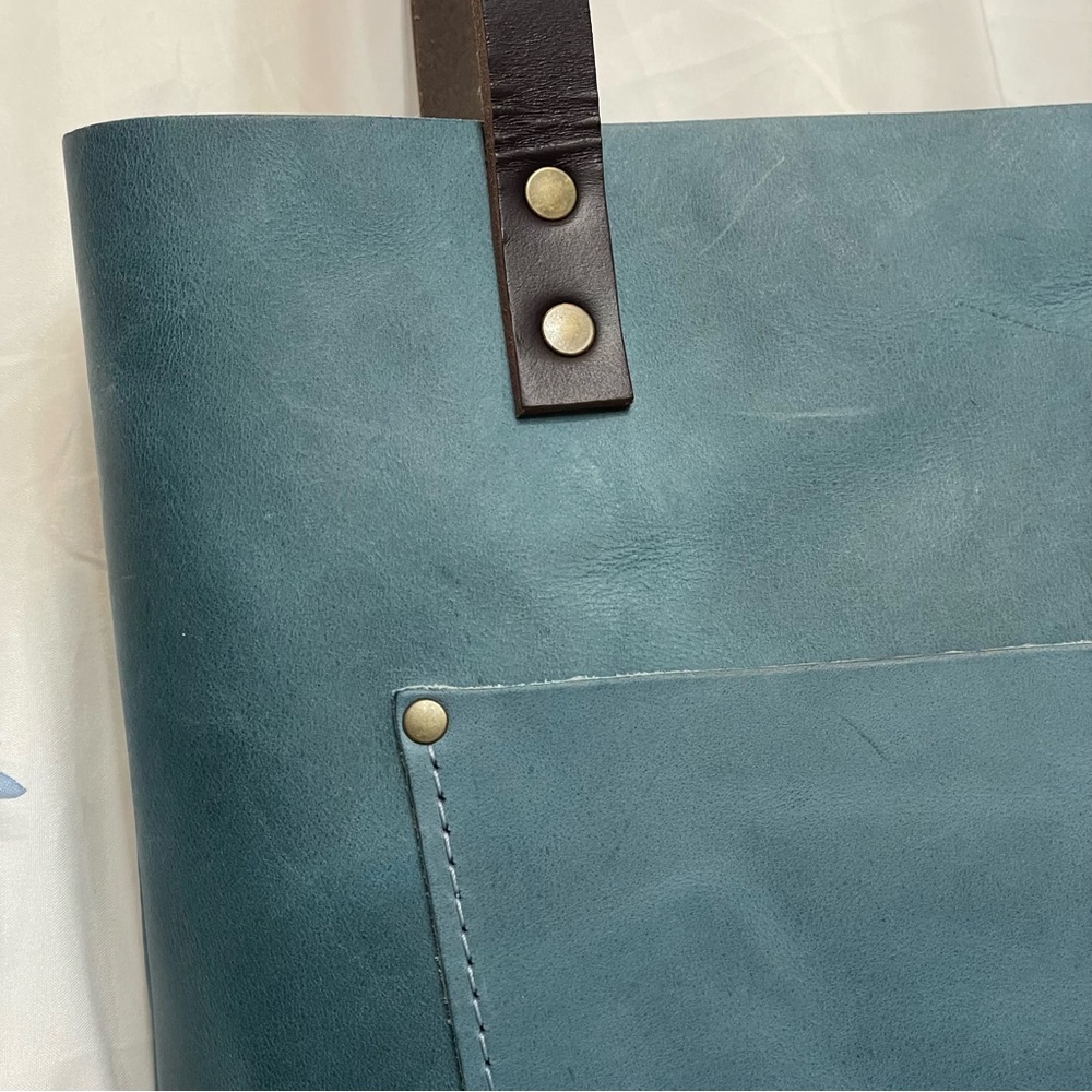 NWT Portland Leather Aqua Blue & Brown Medium Tote, Key Loop, Pockets, Open Top - Picture 11 of 16